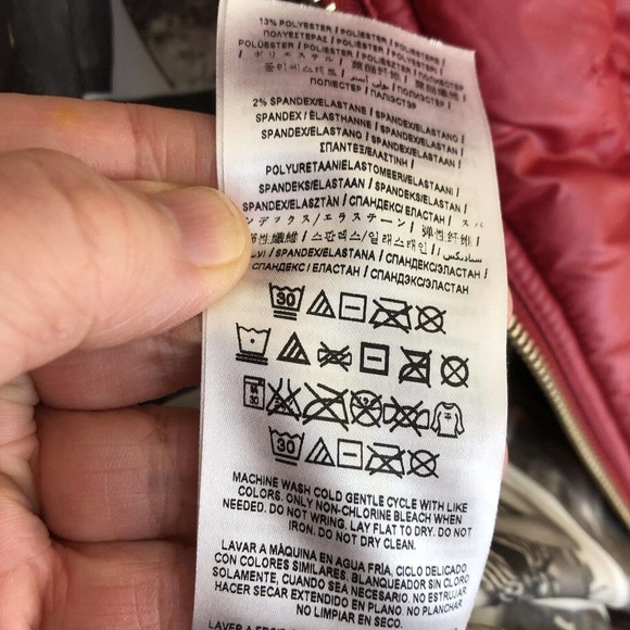 NWOT Guess Valentines Red Puffer Coat Retro Black & White Photo Lining Women XS - Picture 9 of 16